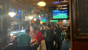 crowded irish pub